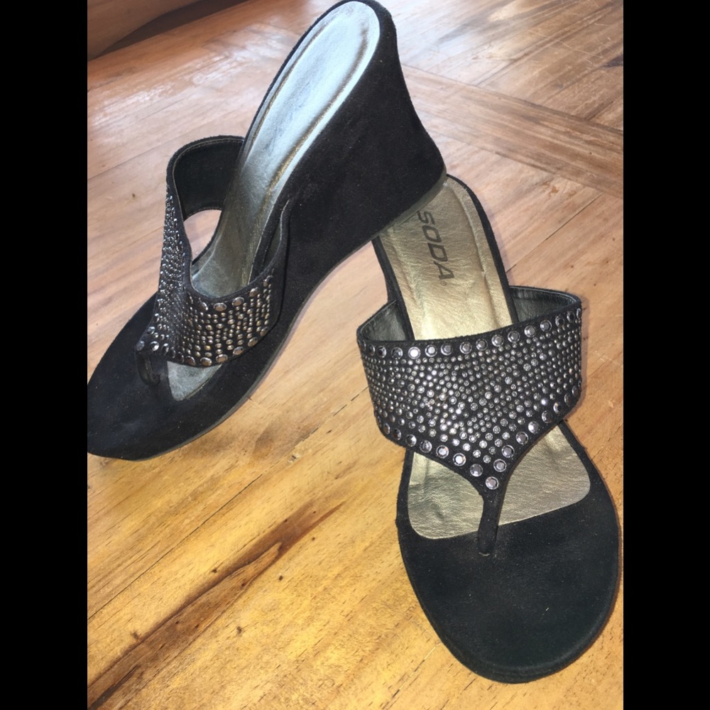 Black and Silver Wedge